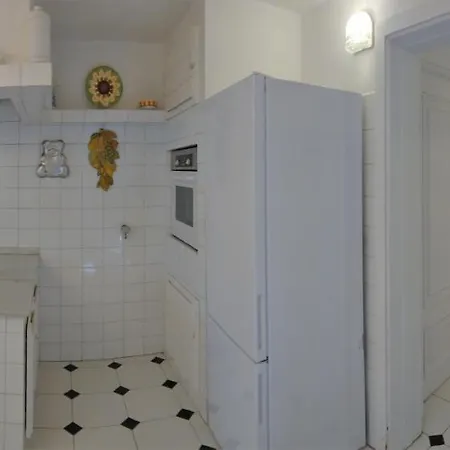 Slow House Y La De Miss Slower Nigrán