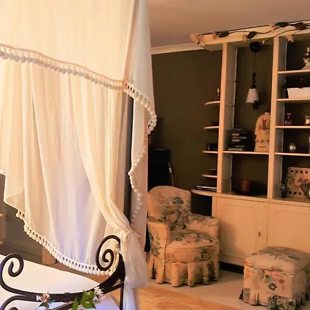 Slow House Y La De Miss Slower