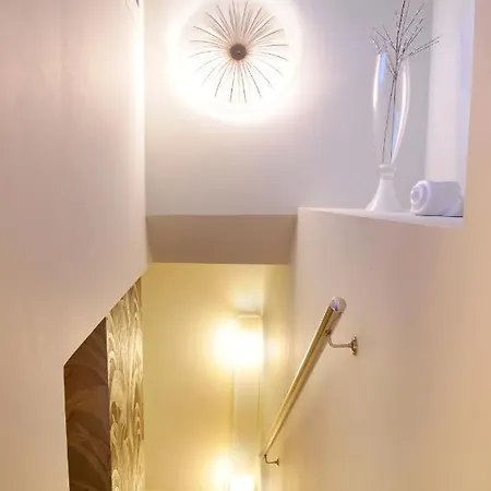 Villa Slow House Y La De Miss Slower