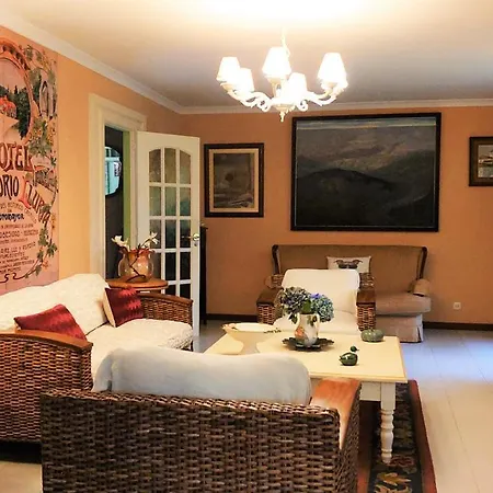 Villa Slow House Y La De Miss Slower *