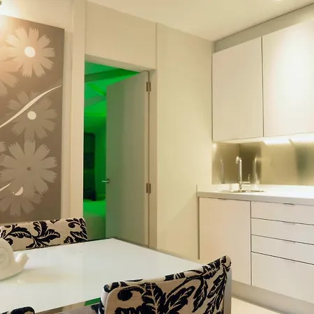 Villa Slow House Y La De Miss Slower